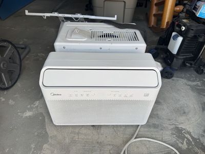 Midea 8k BTU U-Shaped AC Window Unit