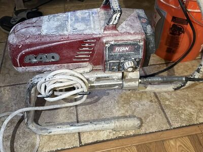 TITAN 440 Paint Sprayer