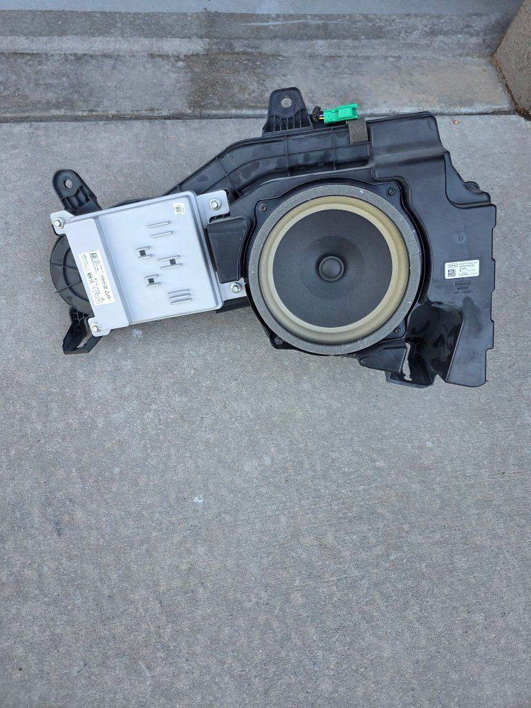B&O ford Bronco high end amp and speakers. 