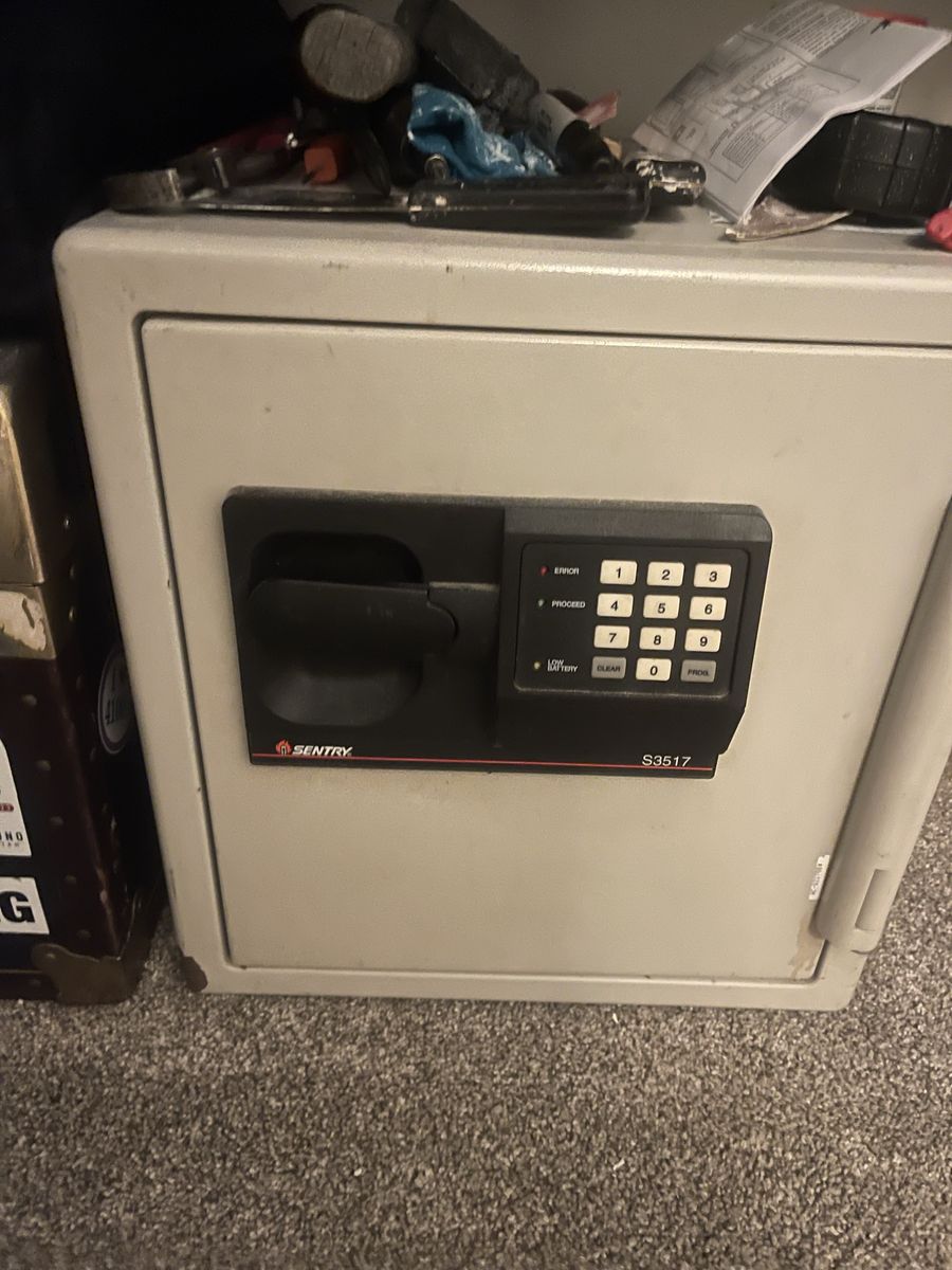 SentrySafe S3517 Electronic Digital Keypad Security Safe