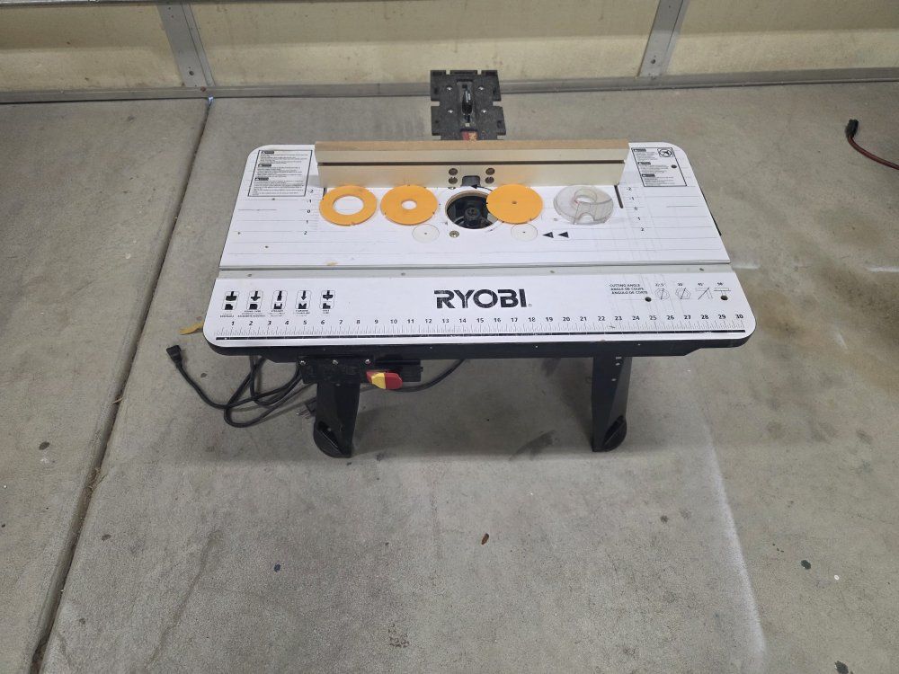 Porter Cable Router with table and Incra micro adjusting fence