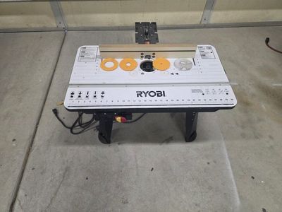 Porter Cable Router with table and Incra micro adjusting fence