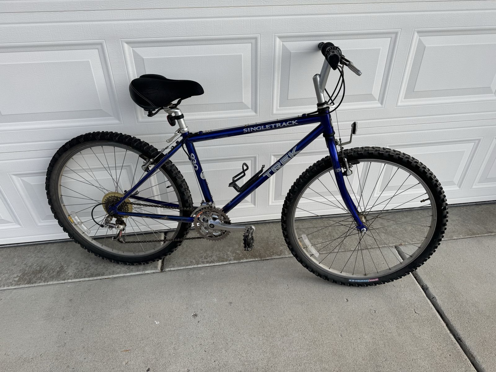 Trek Singletrack 930 Mountain Bike