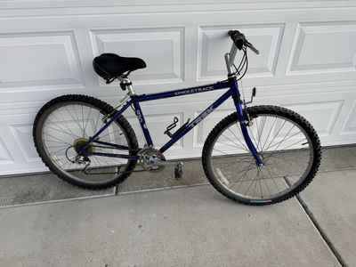 Trek Singletrack 930 Mountain Bike