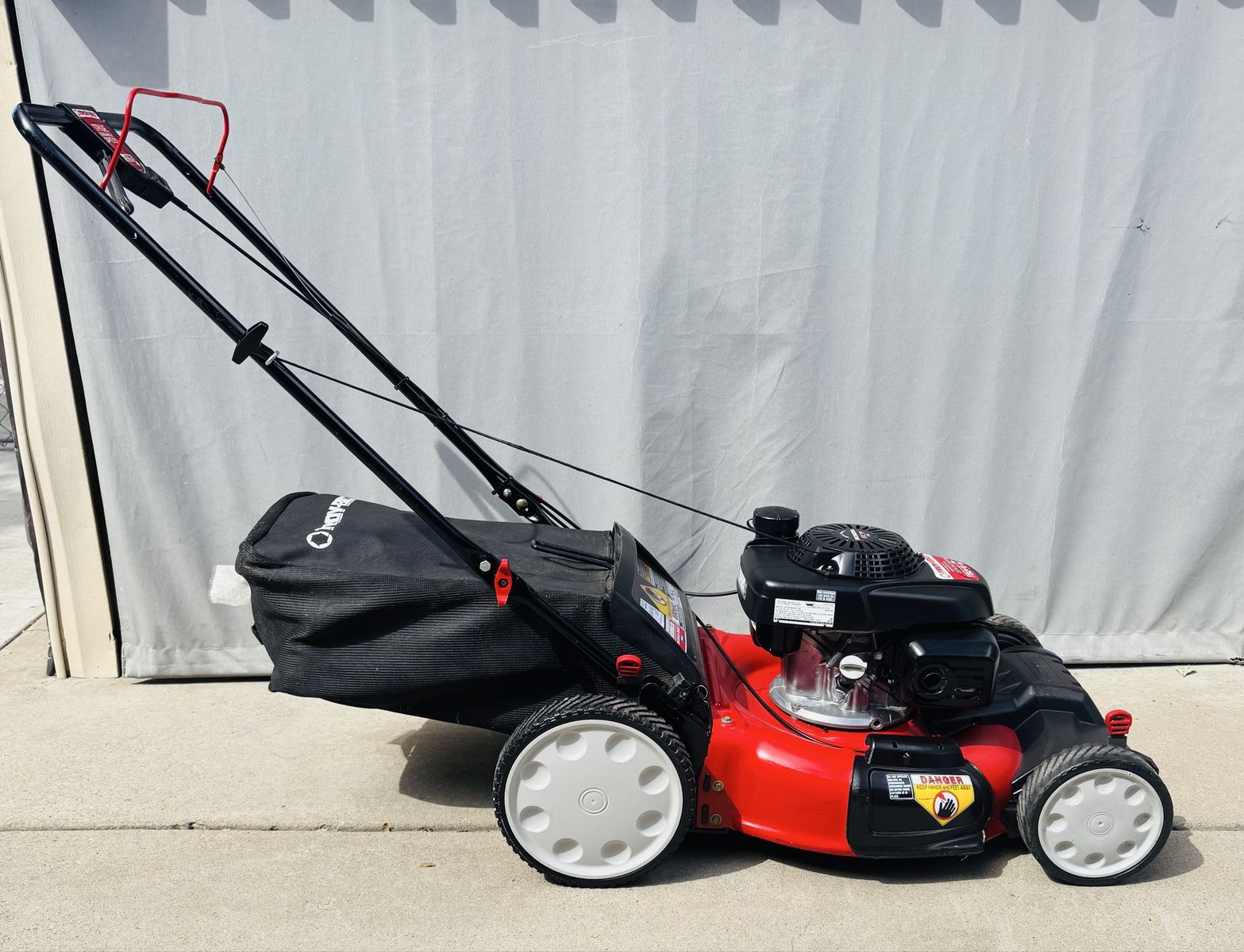 Troy-Bilt TB240 self-propelled walk-behind lawn mower/ Honda Engine 