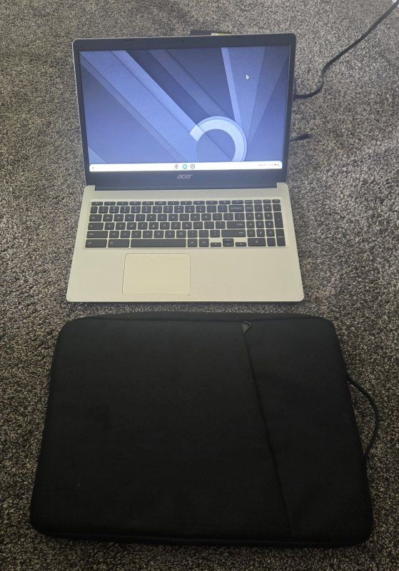 Acer Chromebook 315 Laptop like new. 15.6" with case and charger. 