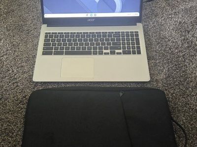 Acer Chromebook 315 Laptop like new. 15.6" with case and charger.