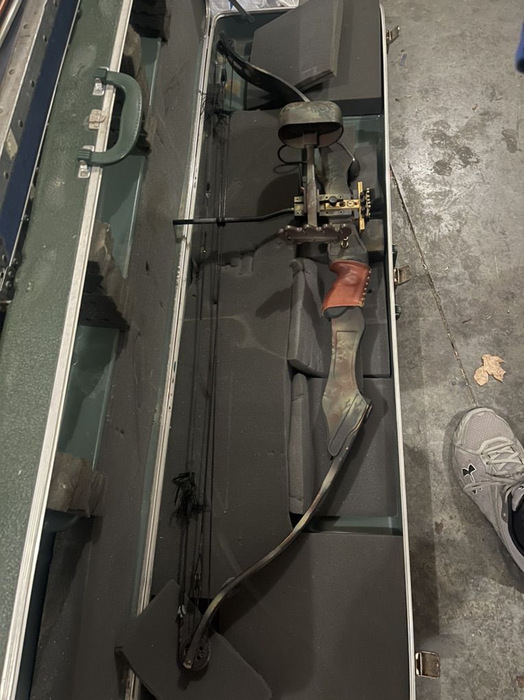 Golden EaGle Coleman Compound Bow