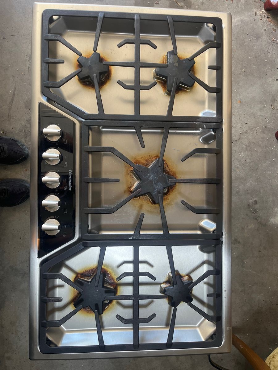 Thermador 36" 5-Burner Gas Cooktop – Stainless Steel