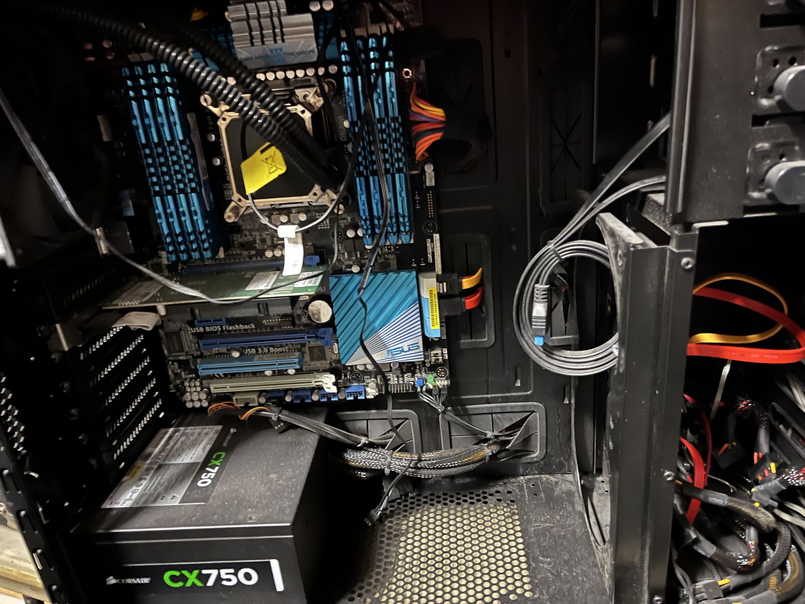 Intel Core i7 - 4820K Ivy Bridge -E 3.7  (3.9 turbo) / Asus p9x79 LGA 2011 64Gbs G.Skill Ripjaws Z Series DDR 2400 Ram