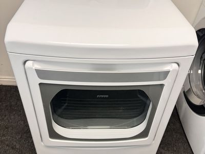 Like new Lg electric dryer