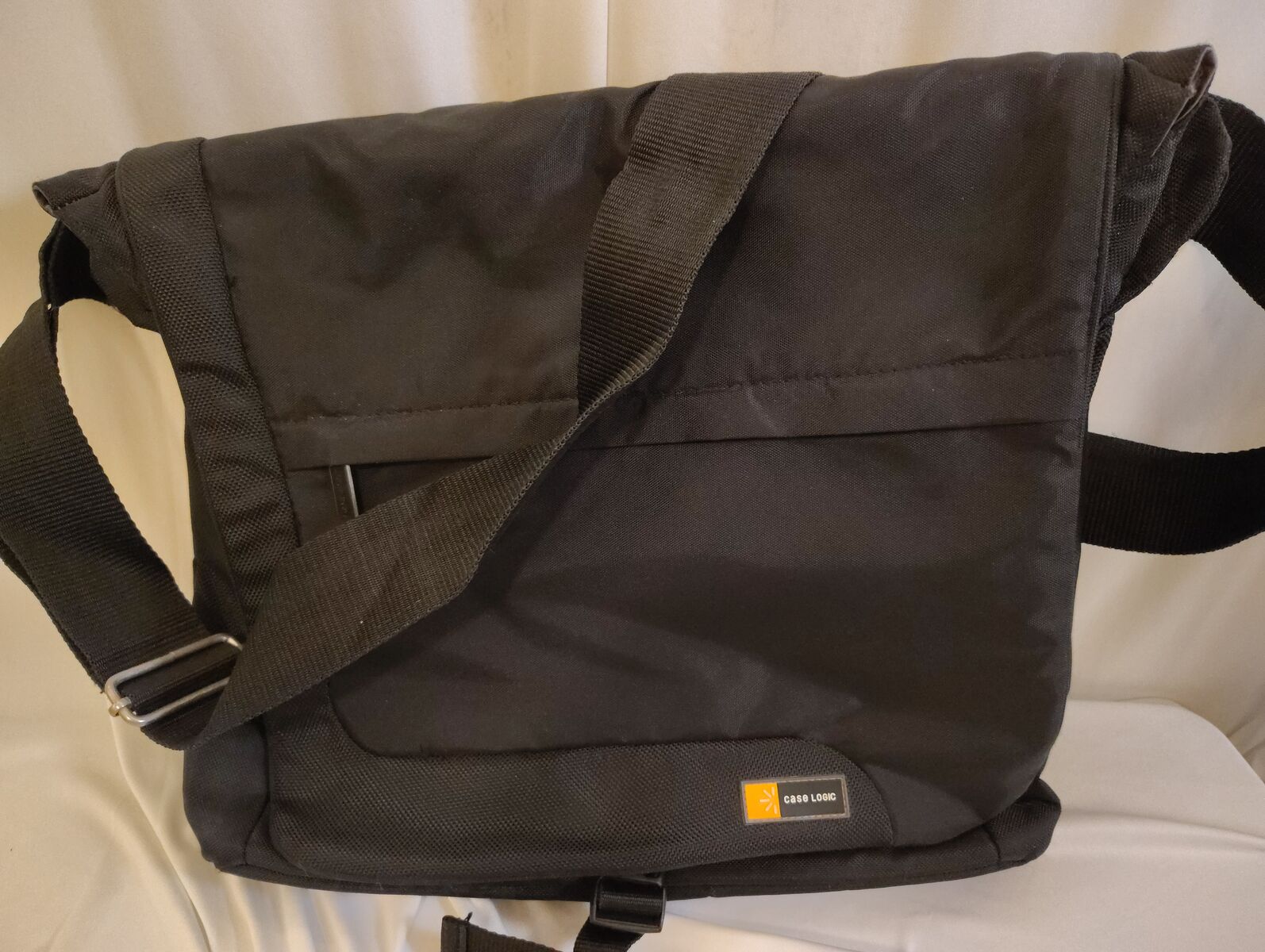 Case Logic Messenger Bag - Best for Smaller Devices
