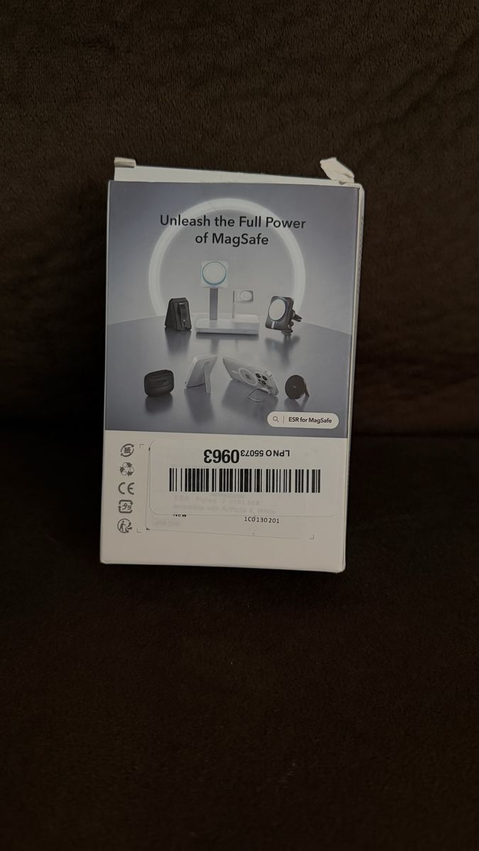 ESR Protective AirPods Cover - MagSafe Compatible
