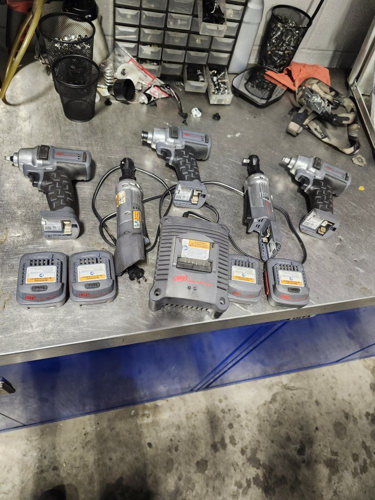 ingersoll Rand complete 12v impact / driver kit