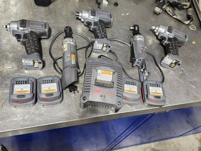 ingersoll Rand complete 12v impact / driver kit