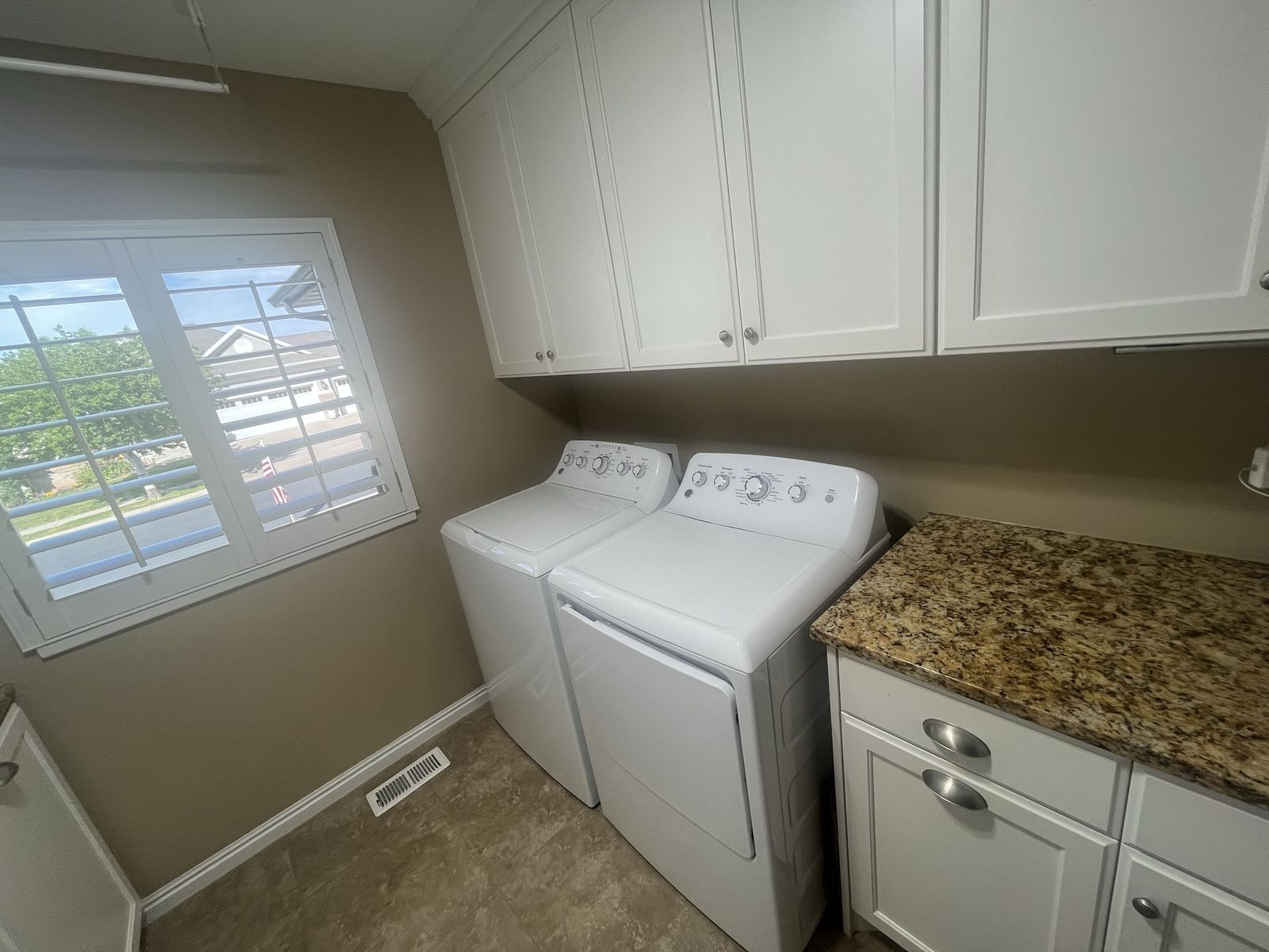 Main image 11
