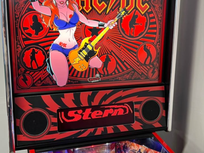 Premium Edition Pinball 2018 Stern AC/DC “Luci” – Ultra Rare (only 127 made)