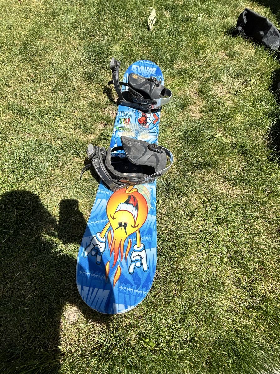 Youth world industries snowboard