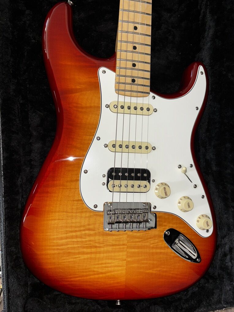 Fender LTD Stratocaster Siewre Sunburst HSS Series