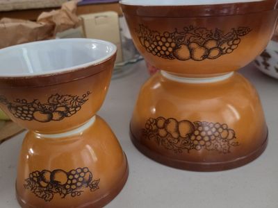 Vintage Pyrex Old Orchard Nesting Bowls