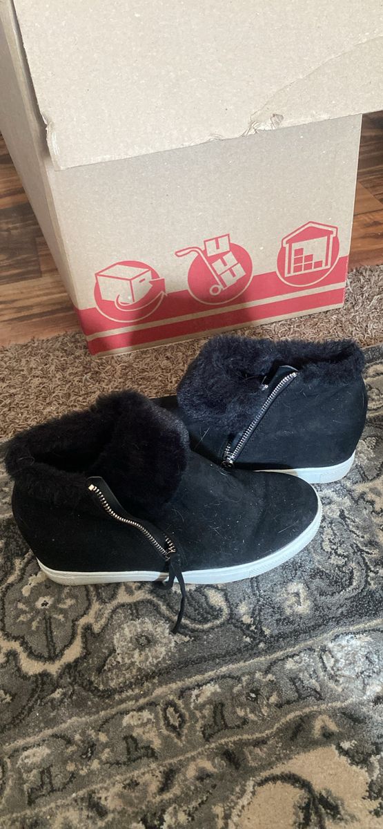 Heeled sneakers size 8 1/2