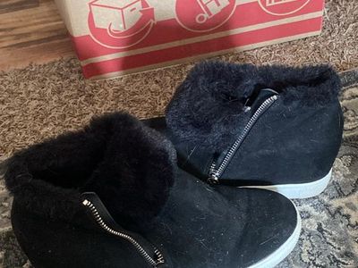 Heeled sneakers size 8 1/2