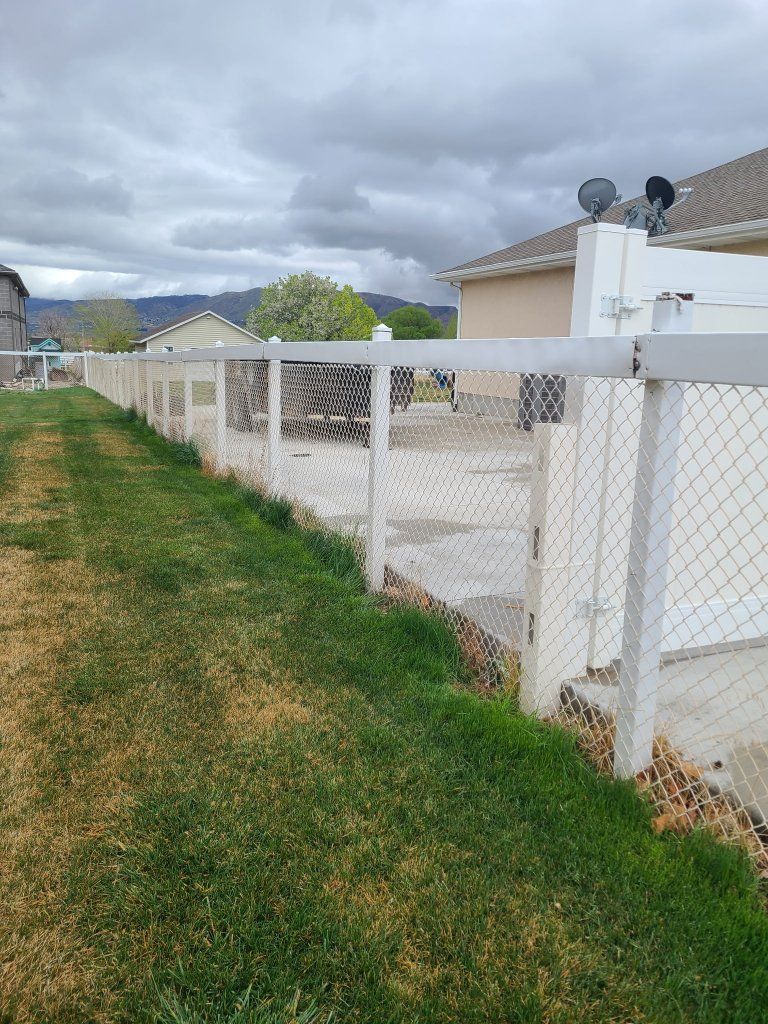 Free thin vinyl wrapped wood rails and posts