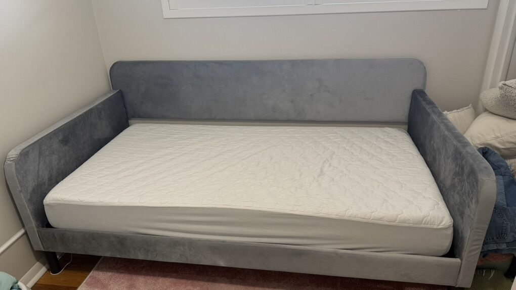 Twin Day Bed Frame Like new! 6 Months Old
