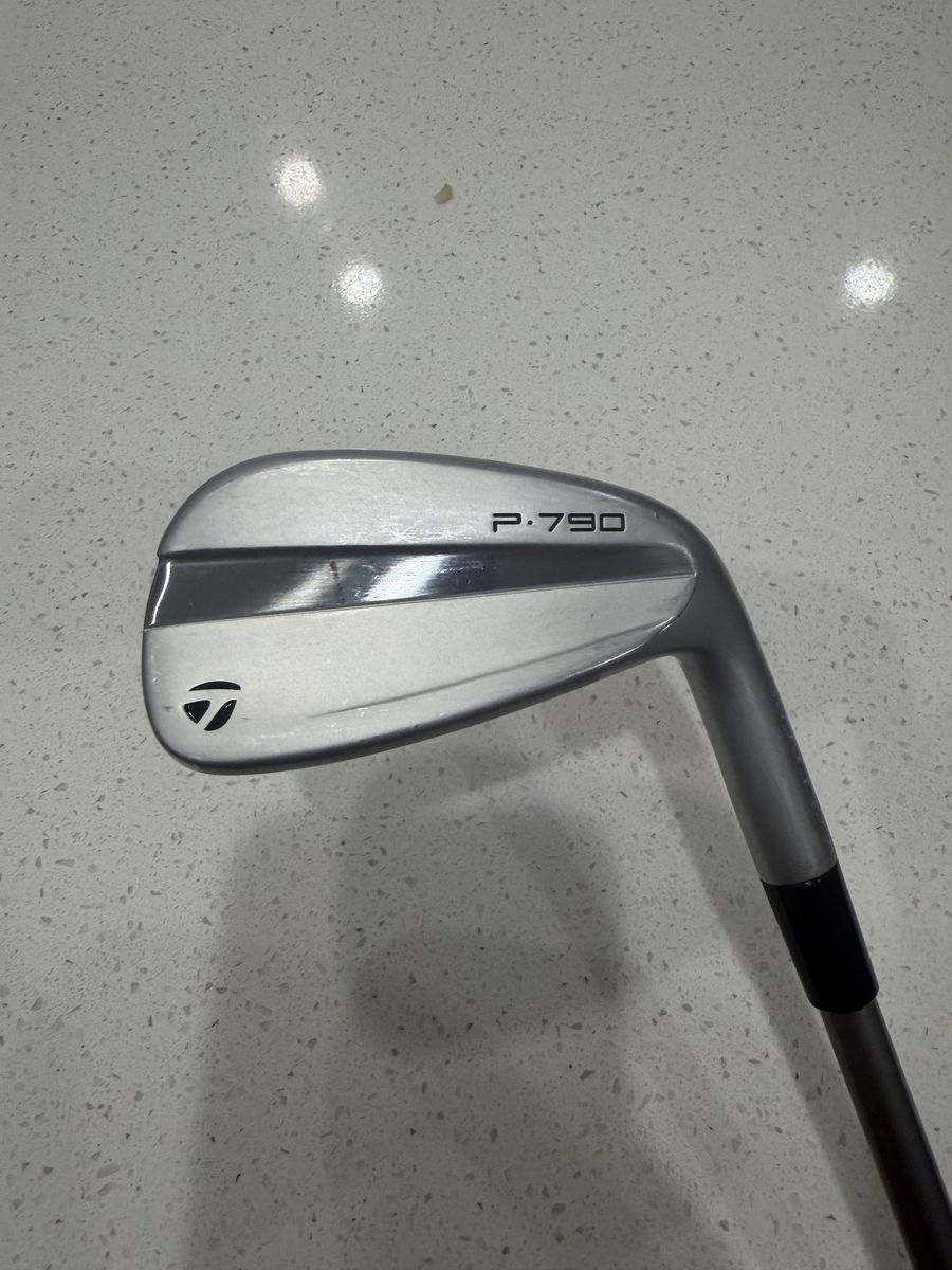Taylormade P790 Iron Set