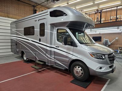2025 Winnebago Navion 24D