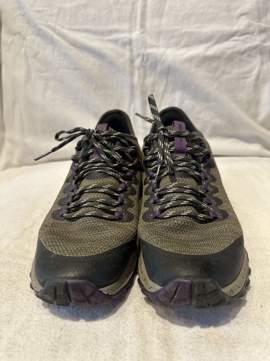 Merrell women’s size 8 brown/purple trim trail shoes