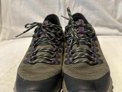 Merrell women’s size 8 brown/purple trim trail shoes