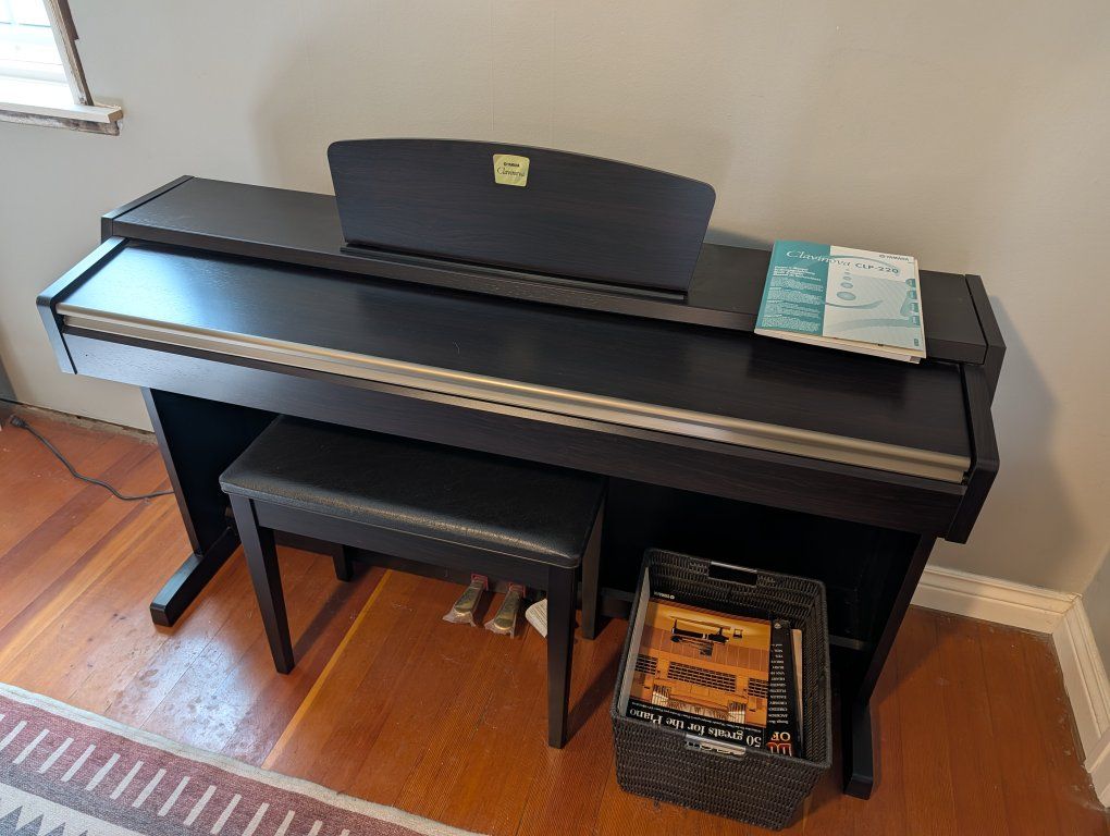 Yamaha Clavinova CLP-220