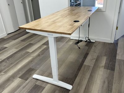 Uplift Standing Desk