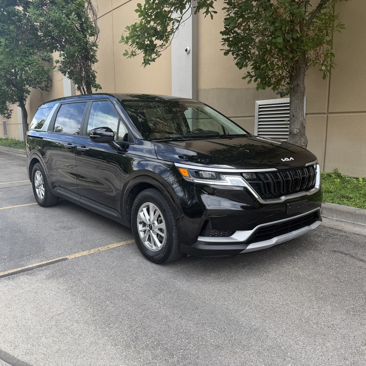 2022 Kia Carnival LXS