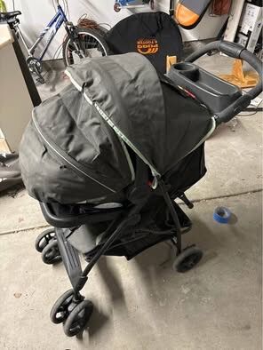 Graco Snugride Stroller, Carseat, and Base