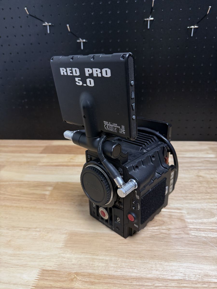 RED EPIC-S35 5K Cinema Camera Kit (EF Mount) – Monitor, Media, Reader, Batteries