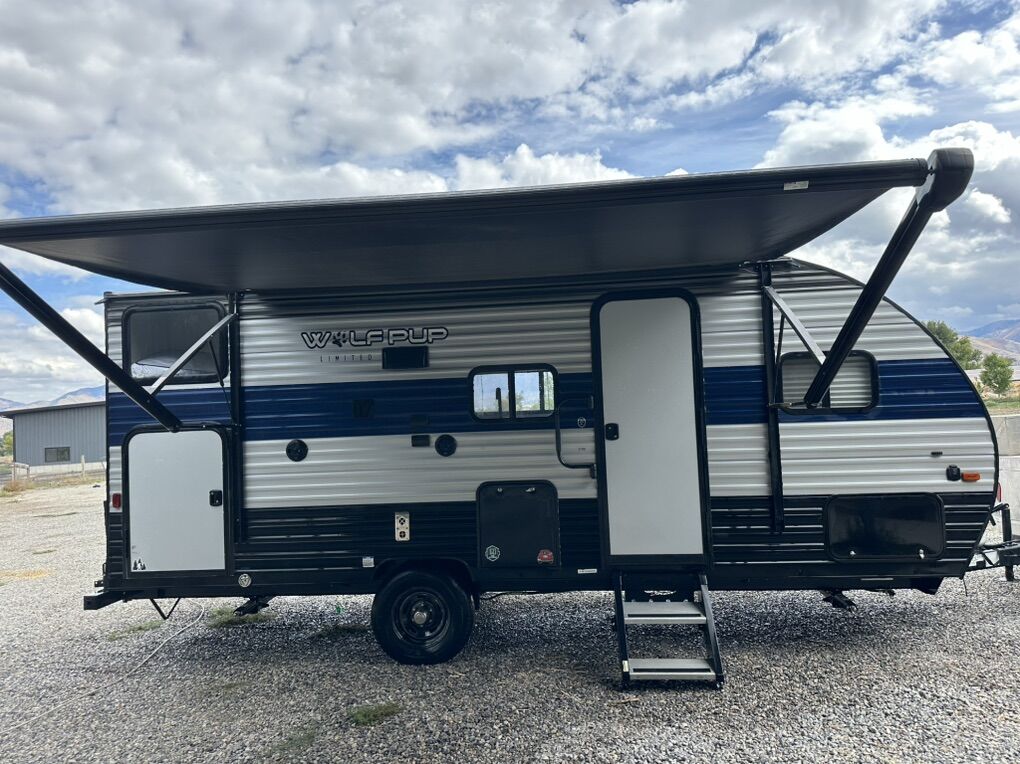 2020 Wolf Pup With Slide