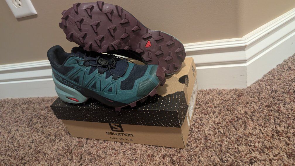 Salomon SpeedCross J hiking shoes youth size 3