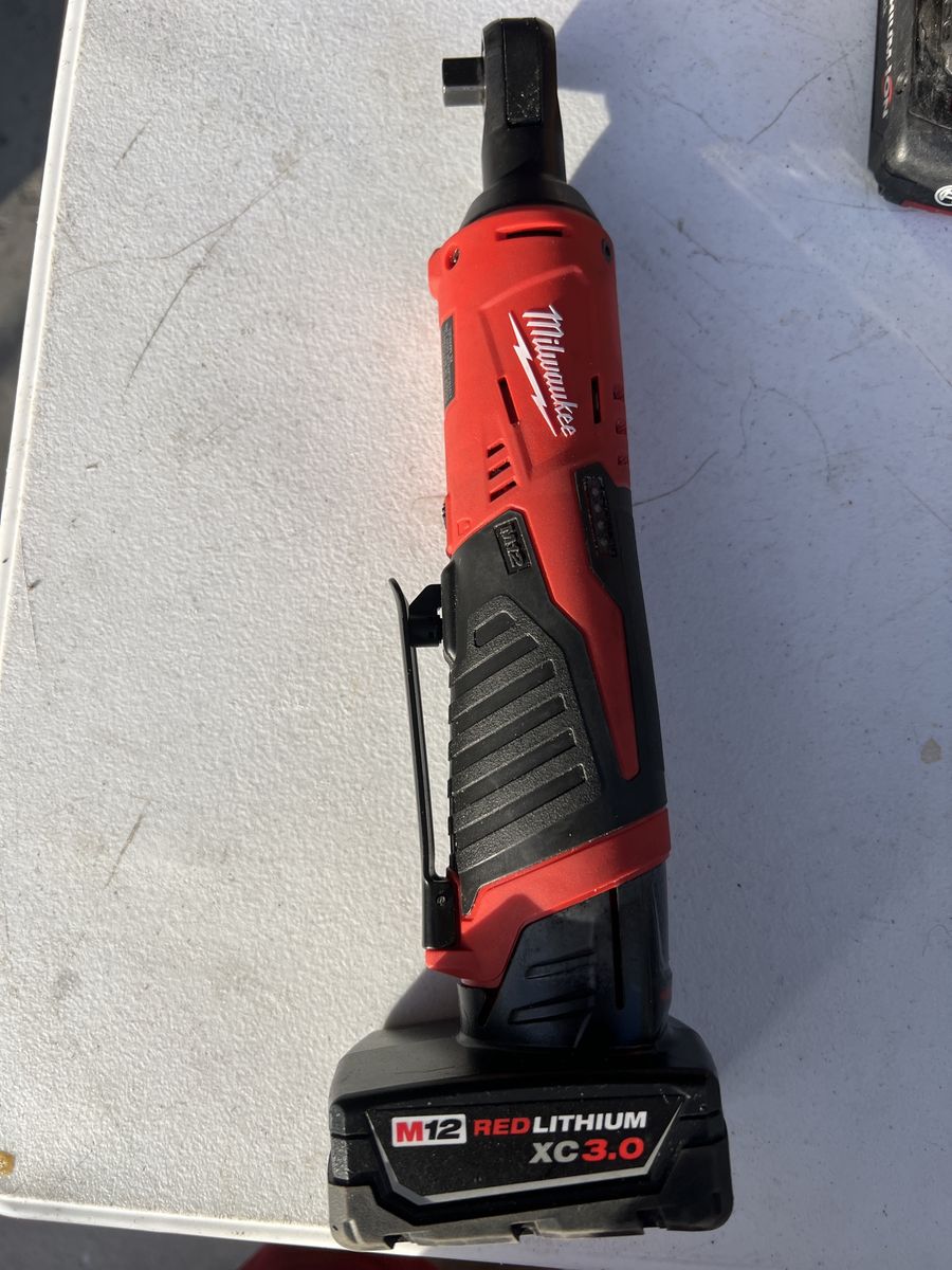 Milwaukee M12 REDLITHIUM XC3.0 Cordless 3/8in Ratchet Tool
