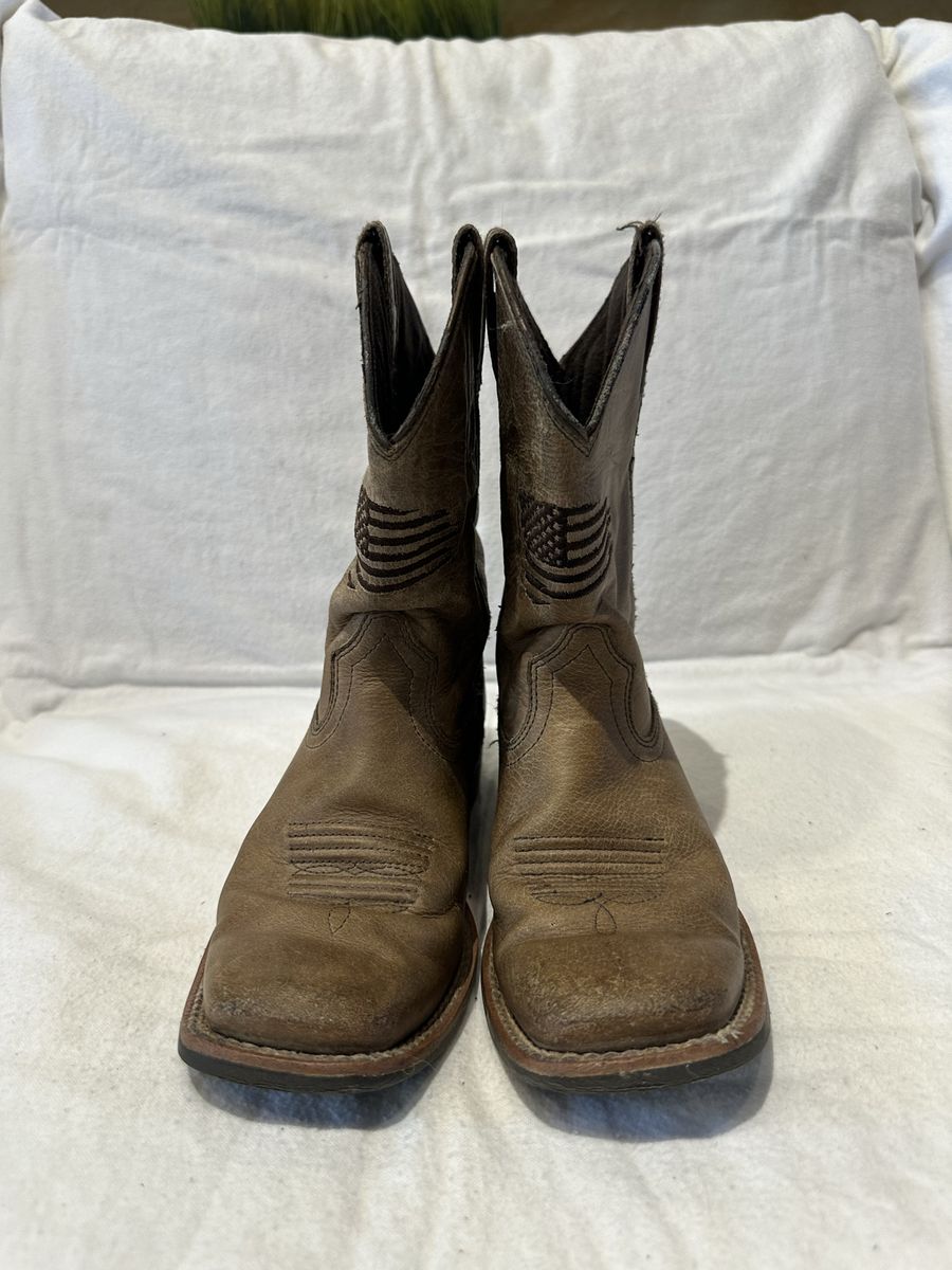 Ariat youth size 1 light, brown Leather patriotic boots