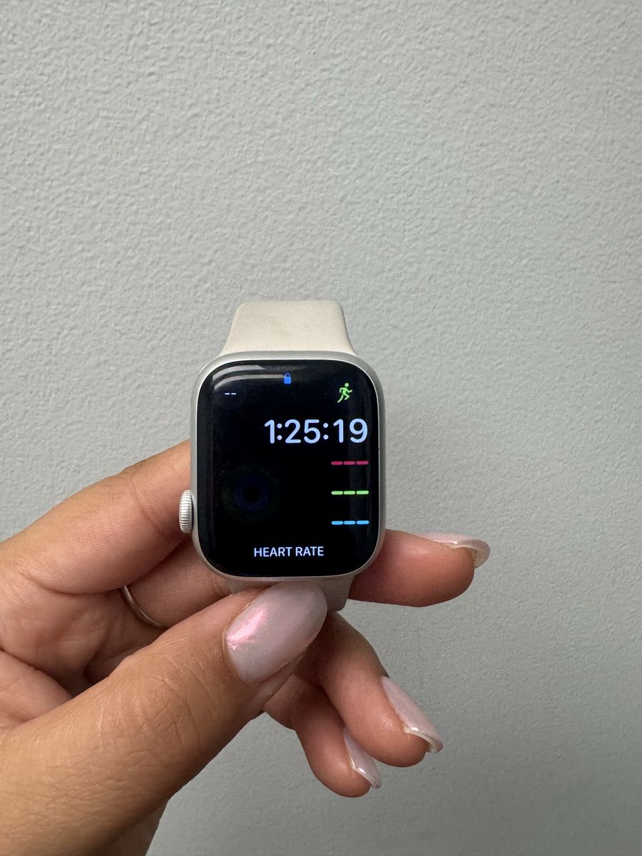 Apple Watch Series 9 GPS (2024) 41mm Silver Aluminum.