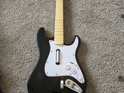 Rock Band Wireless Fender Stratocaster Guitar Controller for Nintendo Wii (No doggle)
