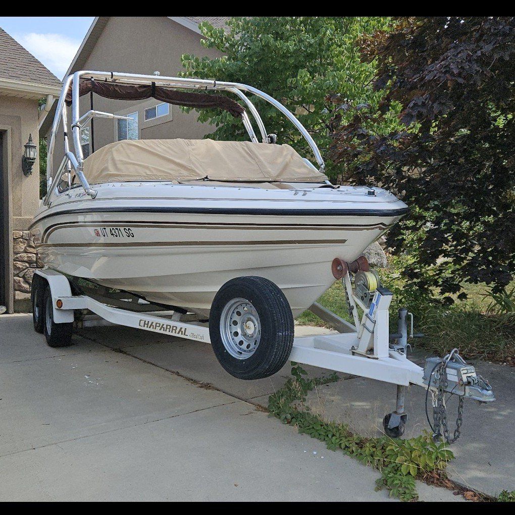 1999 Chaparral 2130 7.4l fuel injected Volvo Penta