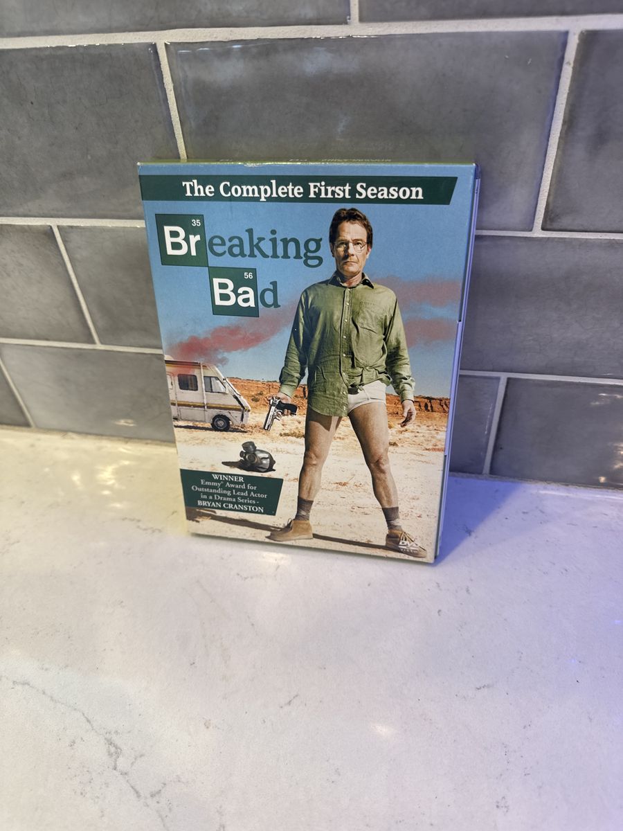 Breaking Bad: The Complete First Season DVD - Emmy Winner Bryan Cranston