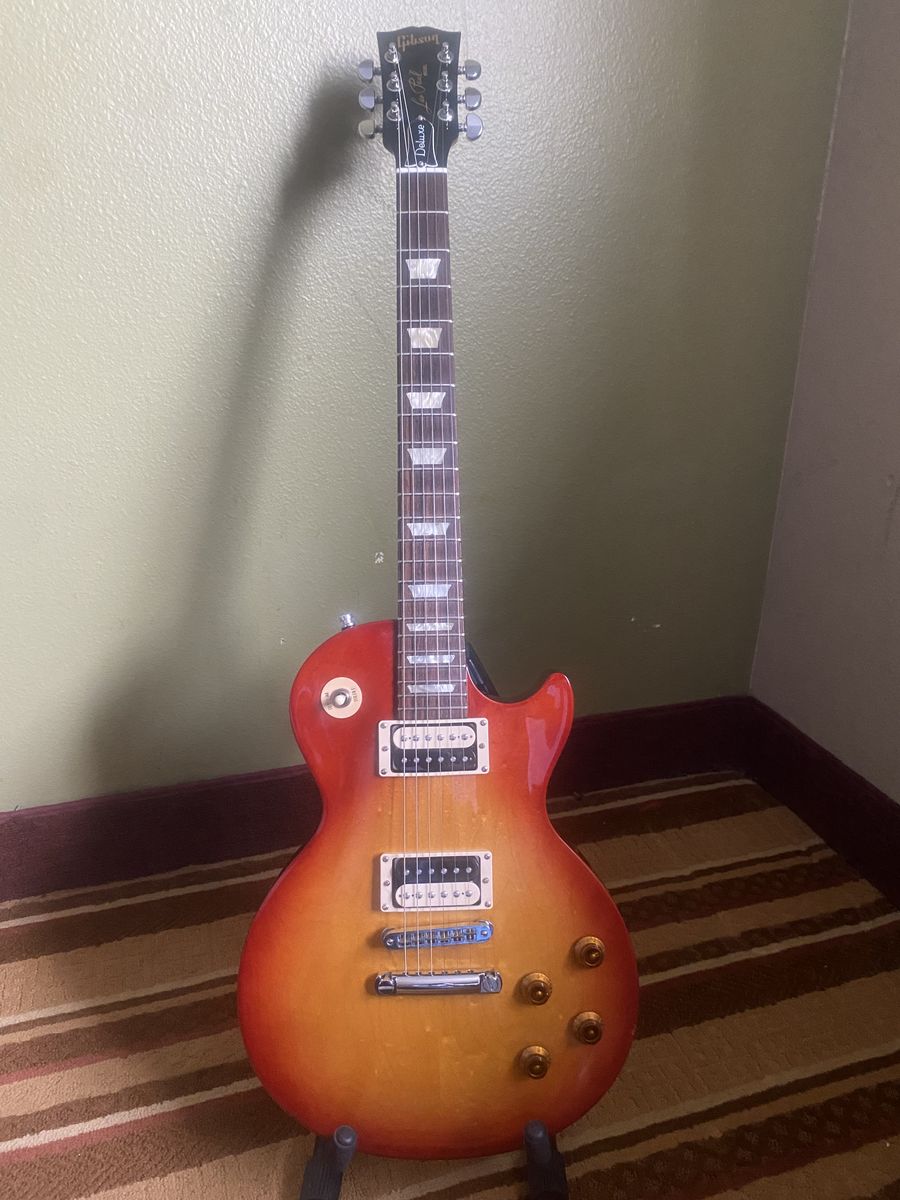 Nice Gibson Les Paul Studio Deluxe