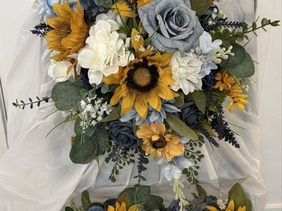 18 piece blues and sunflower wedding flower set