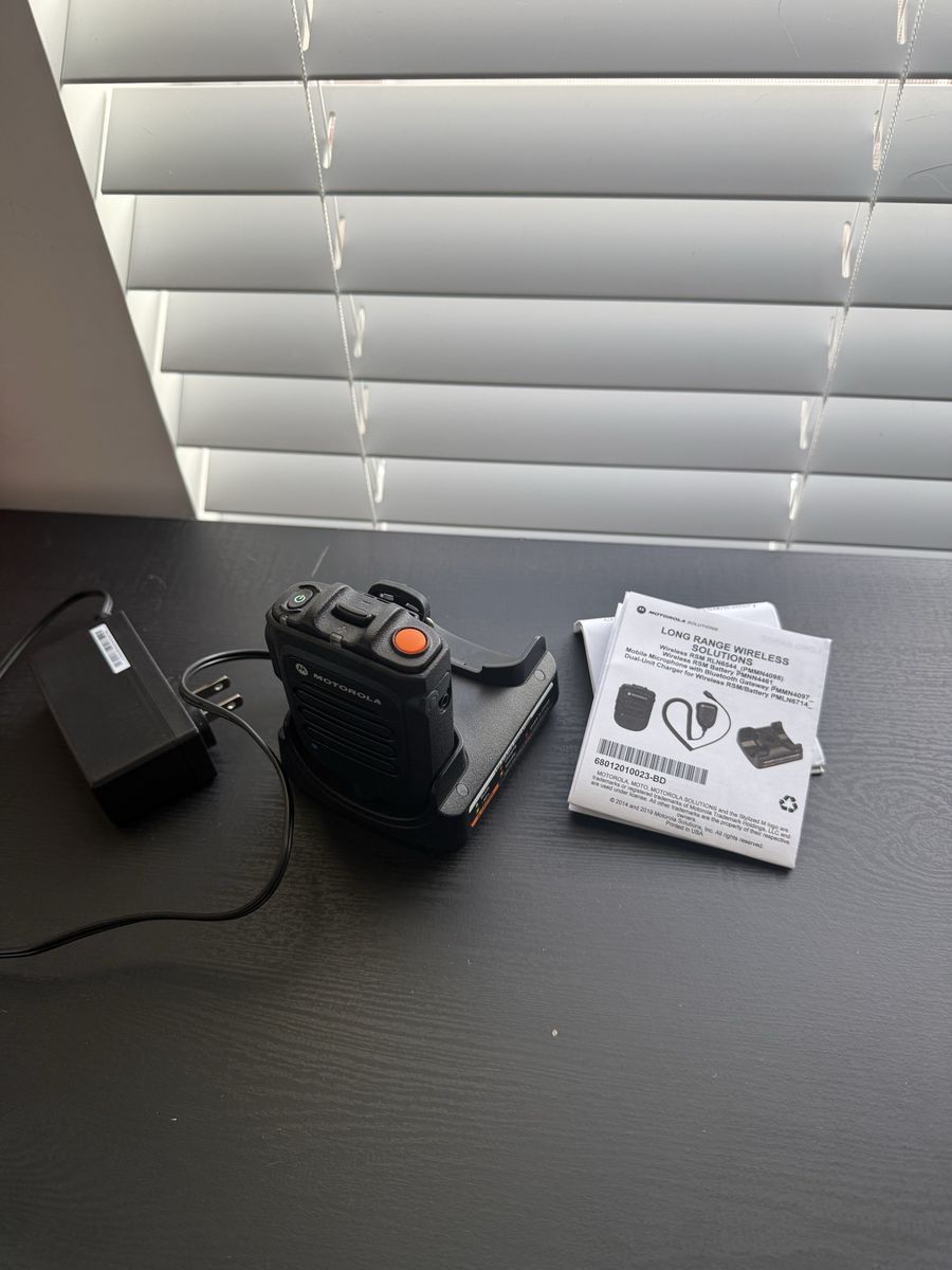 Wireless Motorola radio set (New)