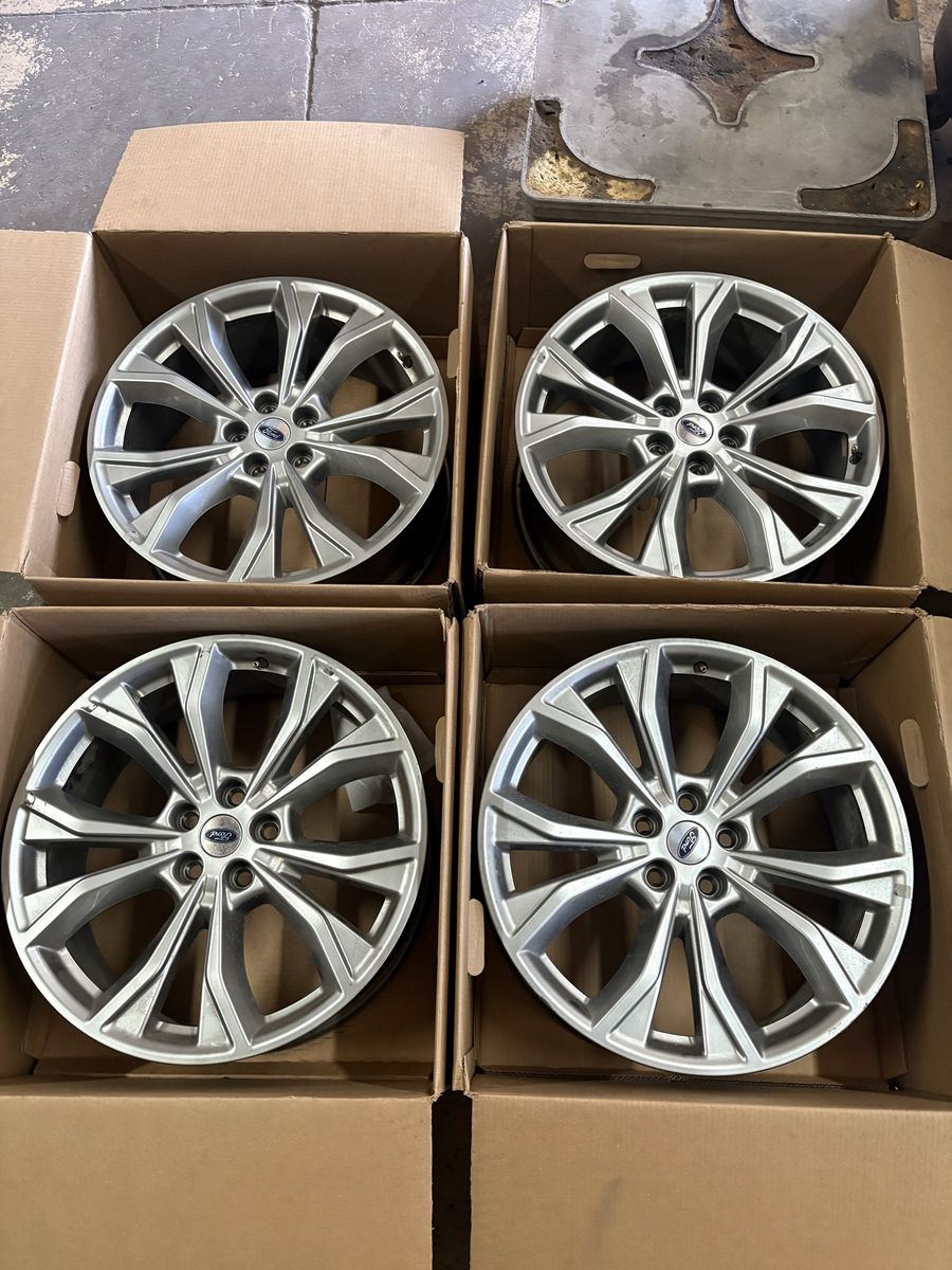 2024 Ford Explorer Factory OEM 20-inch Alloy Wheels 