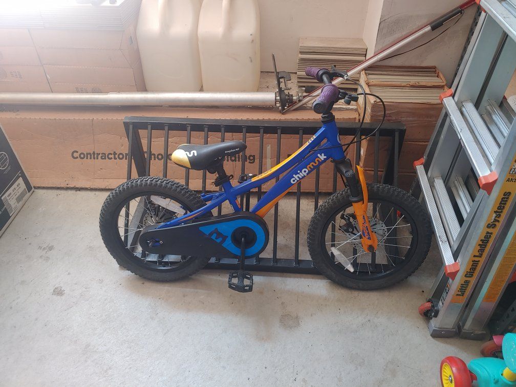 Royal Baby 16" Tires Chipmunk Explorer Freewheel with front and rear disc brakes with front shocks
